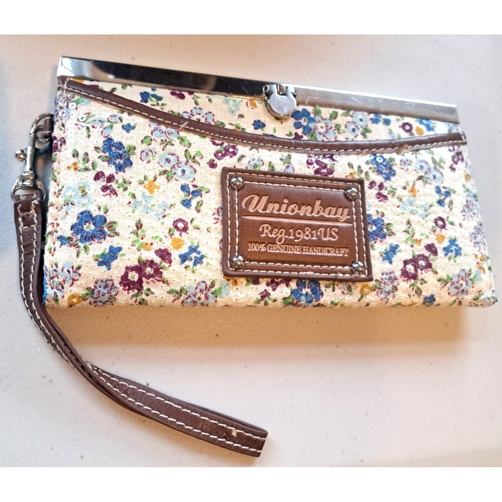 Unionbay Floral Sequin Wristlet Wallet Metal Clasp Turquoise Liner Cottage
